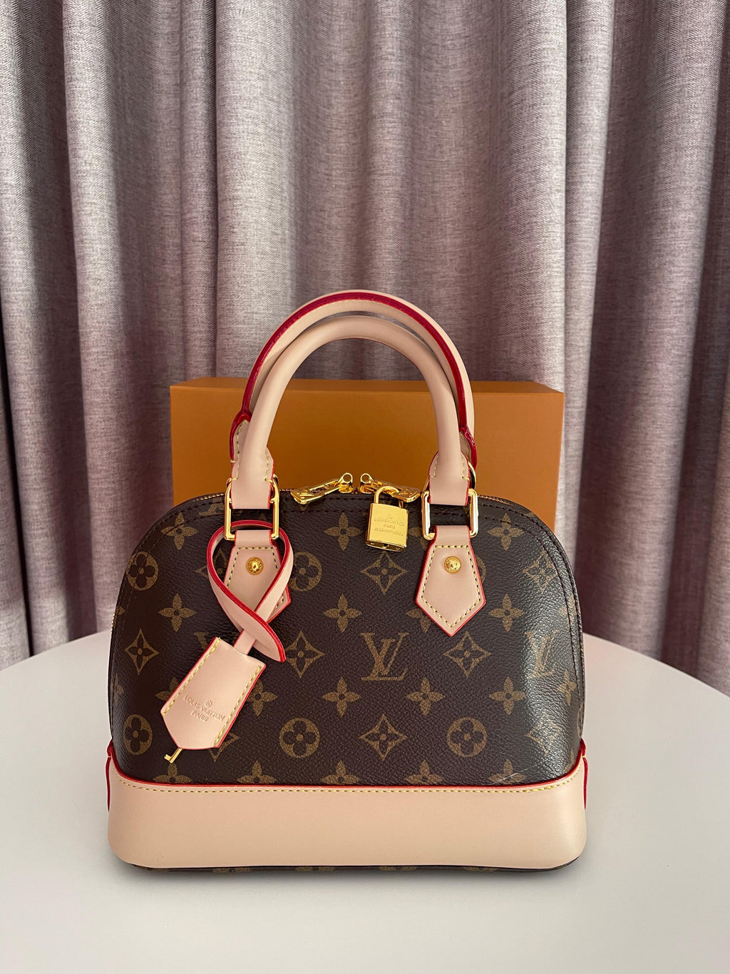 Louis Vuitton Alma Medium bag