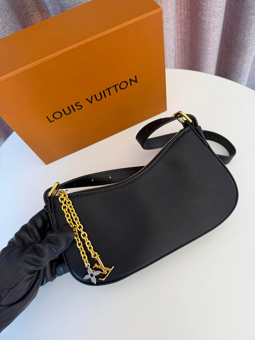 Louis Vuitton Shoulder bag