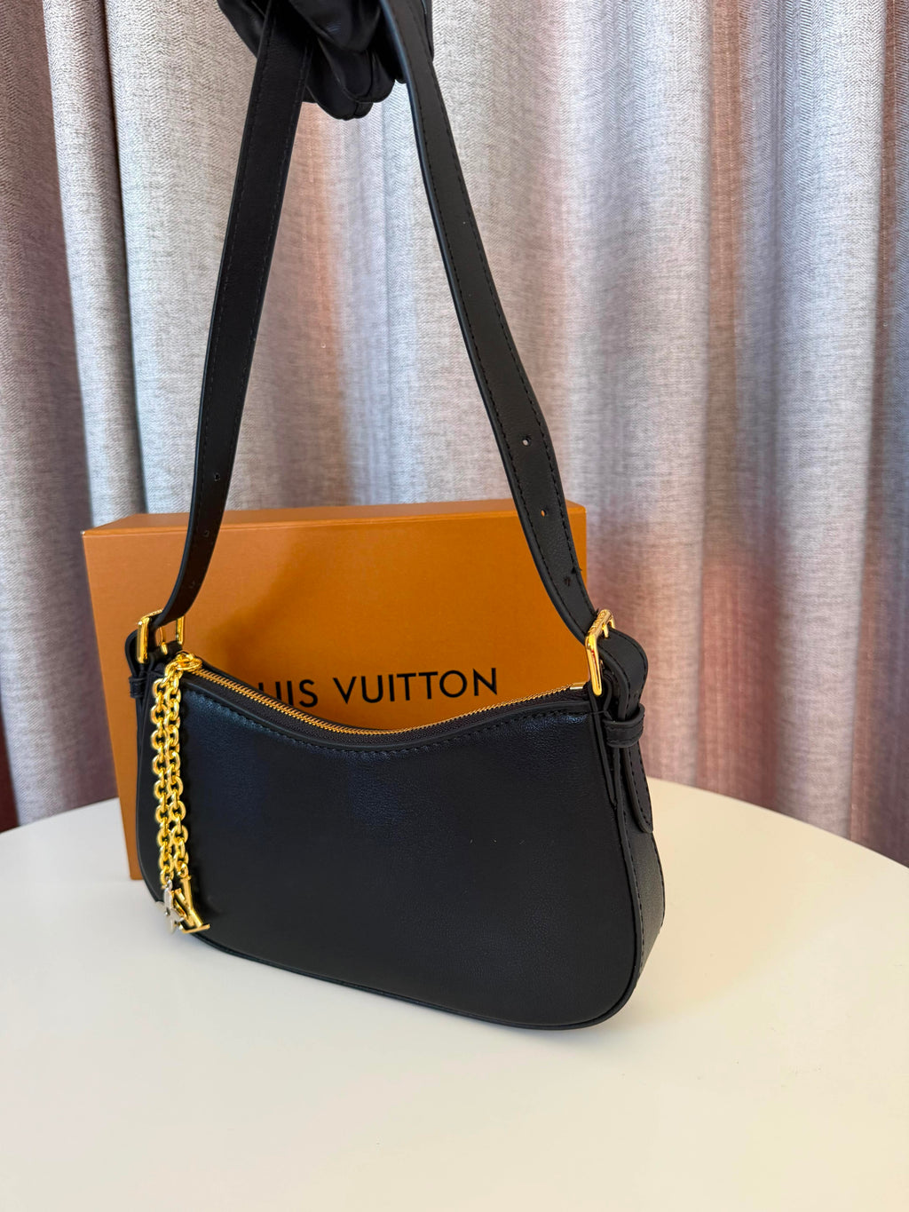 Louis Vuitton Shoulder bag