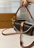 شنطة Louis Vuitton