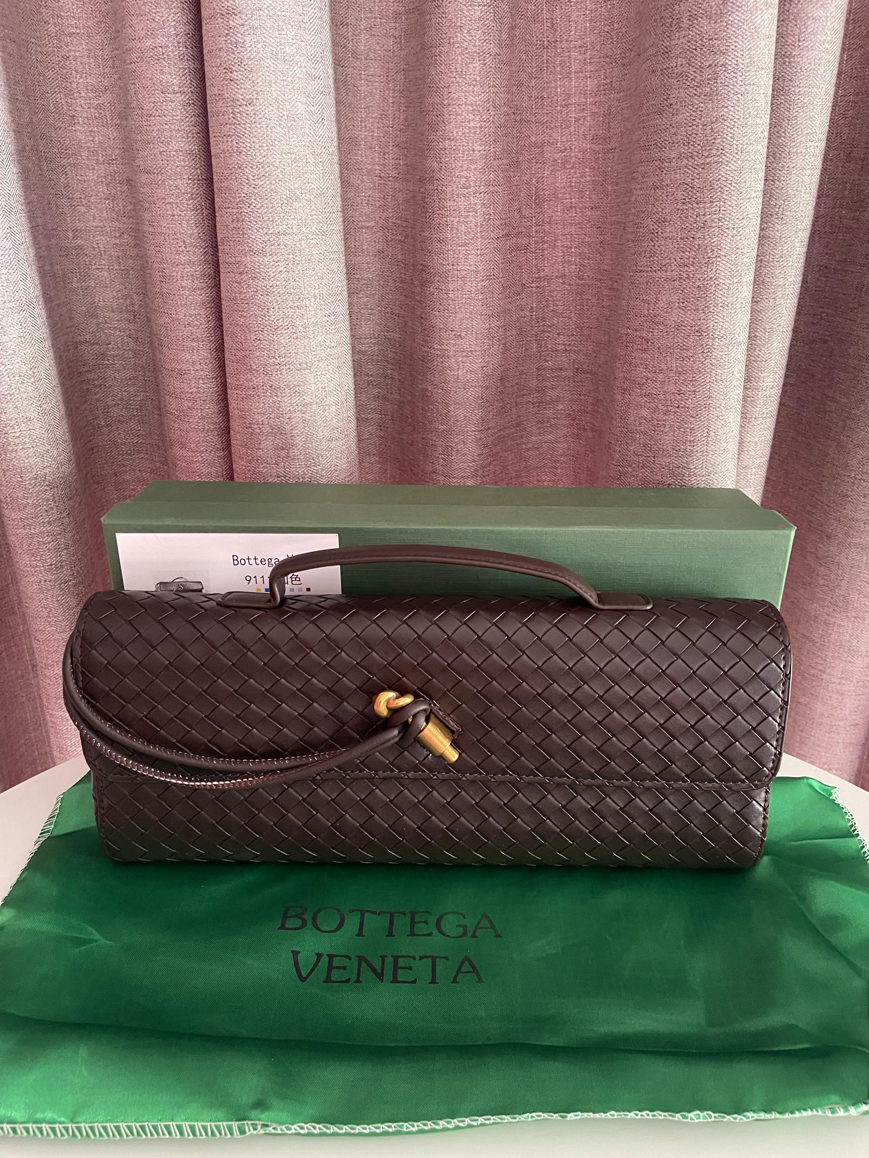 Bottega Veneta Andiamo Clutch