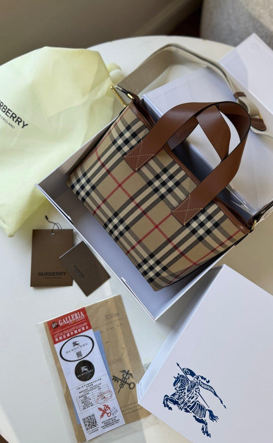 شنطة BURBERRY