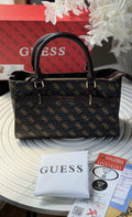 شنطة Guess