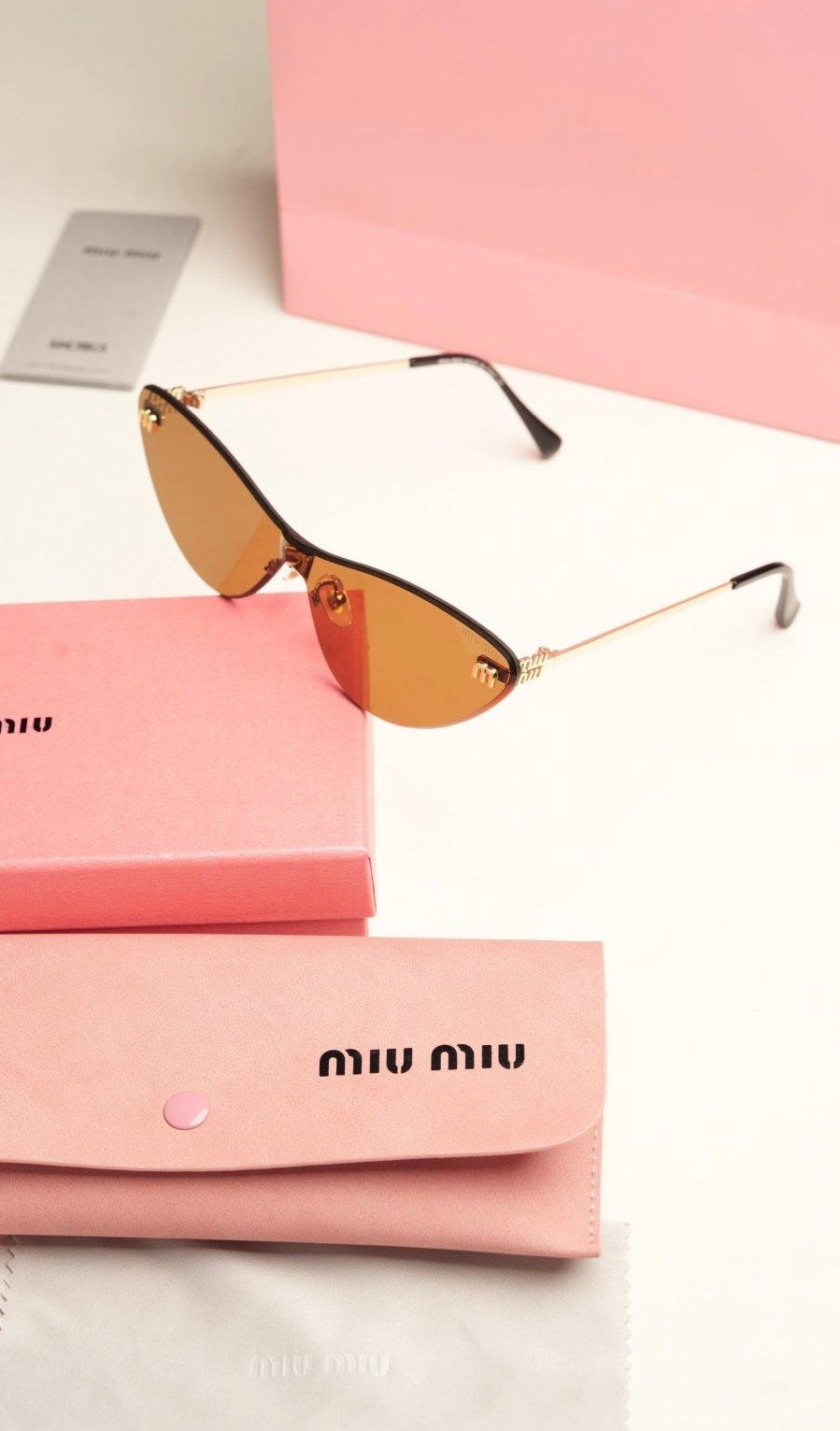 نظارة miu miu