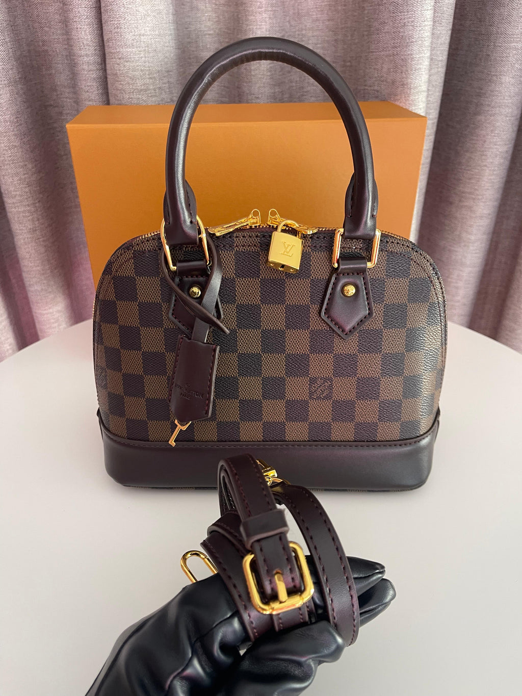 Louis Vuitton Alma Medium bag