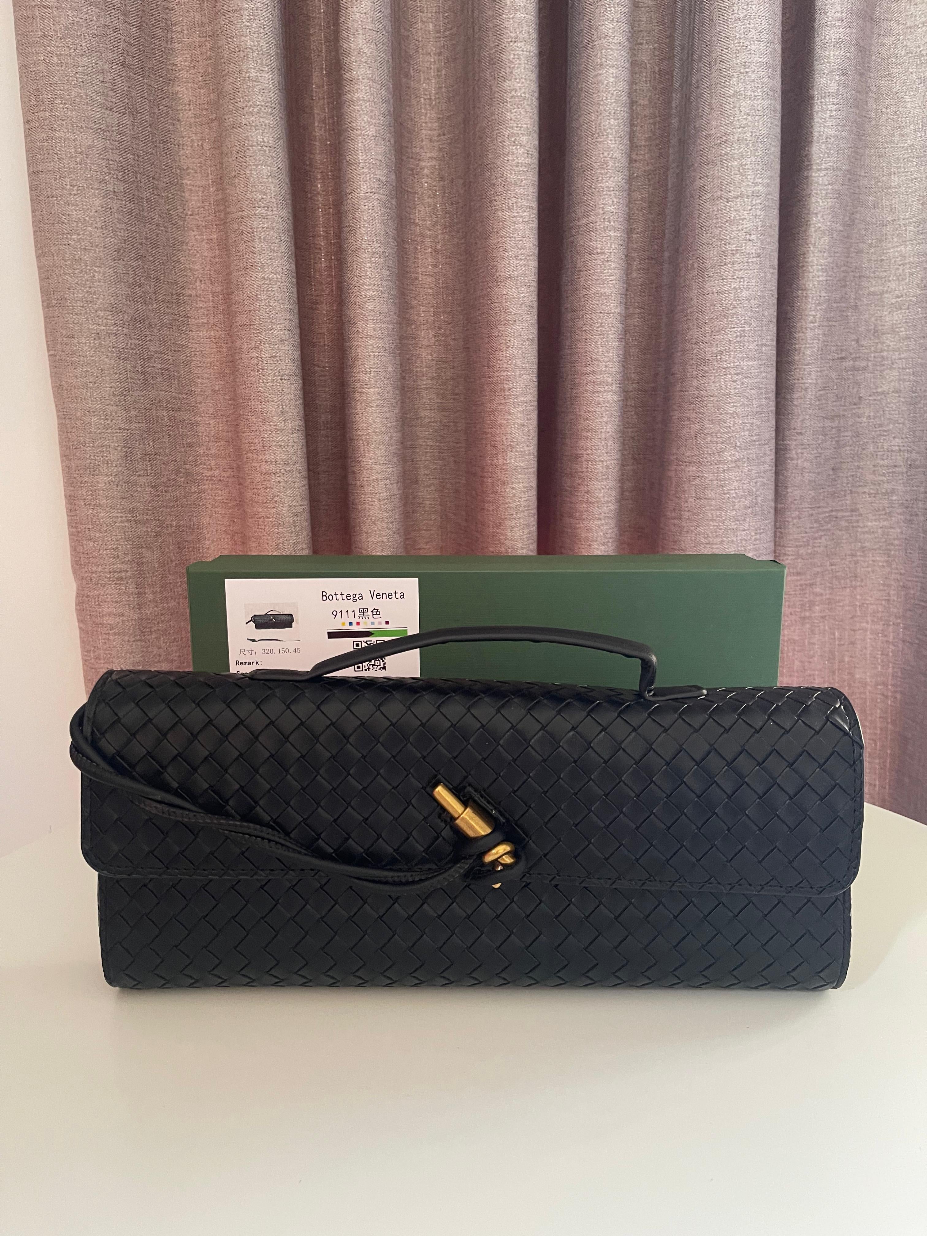 Bottega Veneta Andiamo Clutch